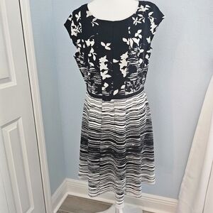 Robbie Bee Vintage-Inspired Floral Stripe Fit & Flare Dress | Size Large